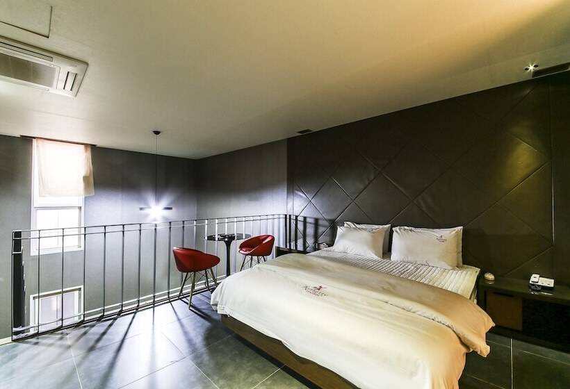 듀플렉스 스위트, Arrietty Motel