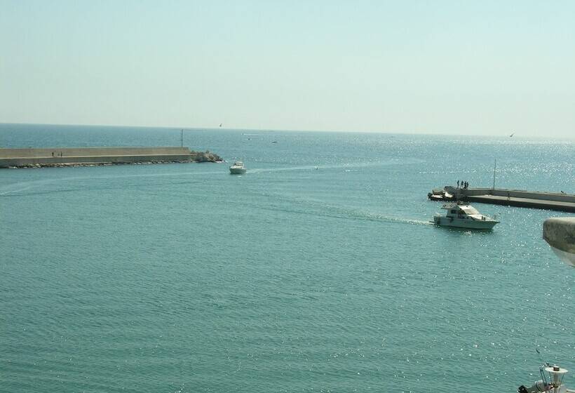 オーシャンビュースタンダードルーム, B&b La Baia Sul Mare