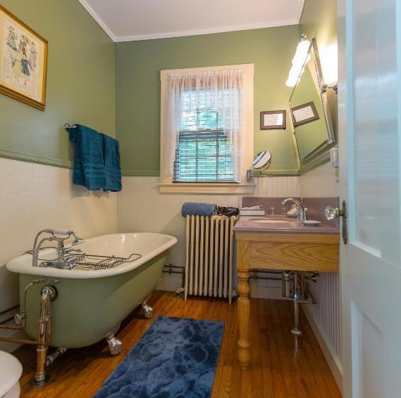 Deluxe Suite King-Size Franciággyal, The Elmhurst Inn