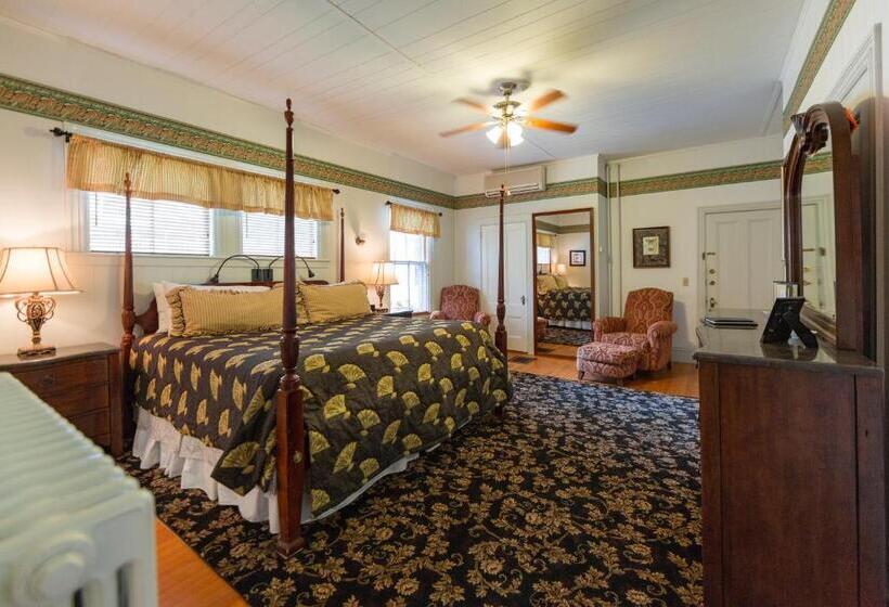 Deluxe Suite King-Size Franciággyal, The Elmhurst Inn