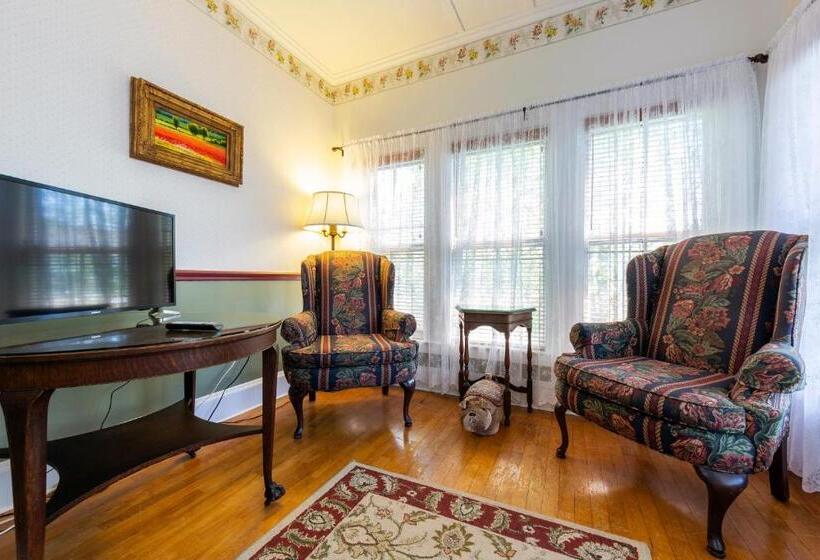 Люкс Deluxe Кровать Кинг, The Elmhurst Inn