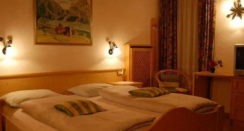 اتاق استاندارد سه نفره, Albergo Genziana
