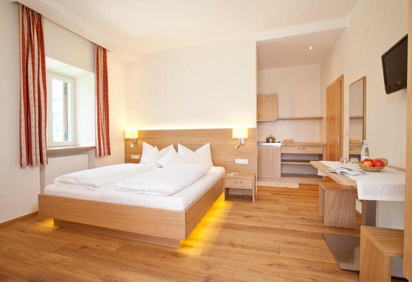 חדר משפחתי, Ansitz Gamp