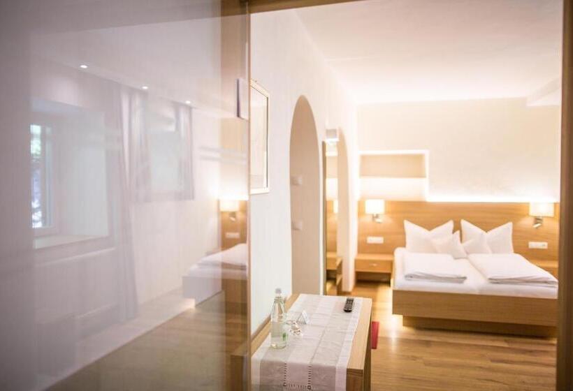 חדר סטנדרט, Ansitz Gamp