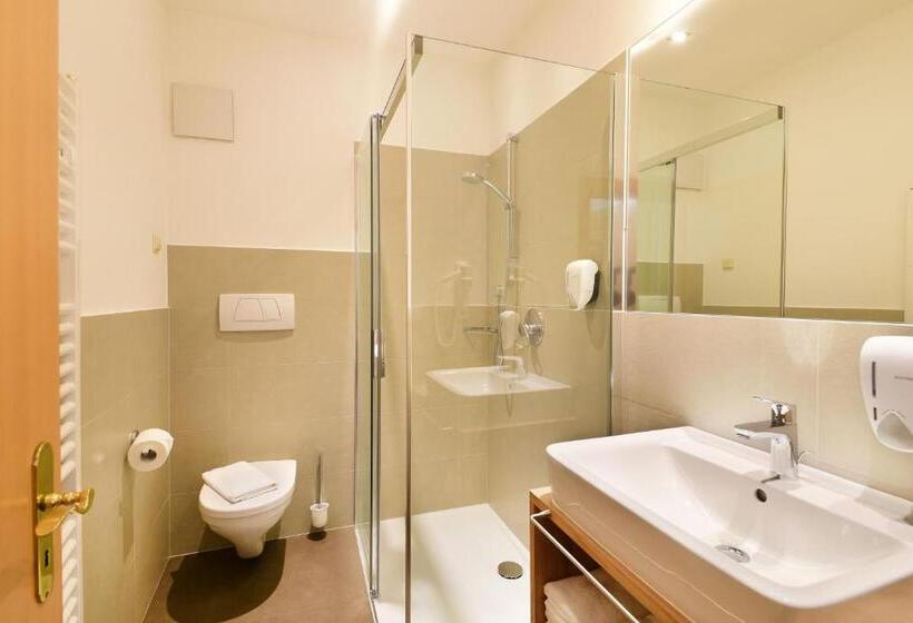 חדר קומפורט, Ansitz Gamp