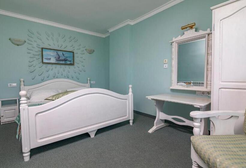 海景套房, Boryana