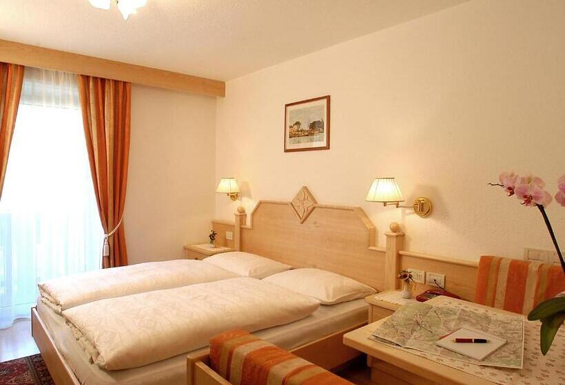 标准间, Pensione La Müda