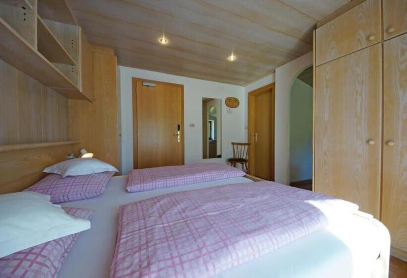 高级大房间, Pensione La Müda