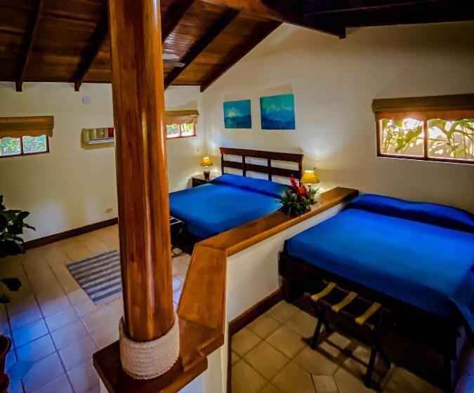 家庭间, Jaco Hotel Docelunas