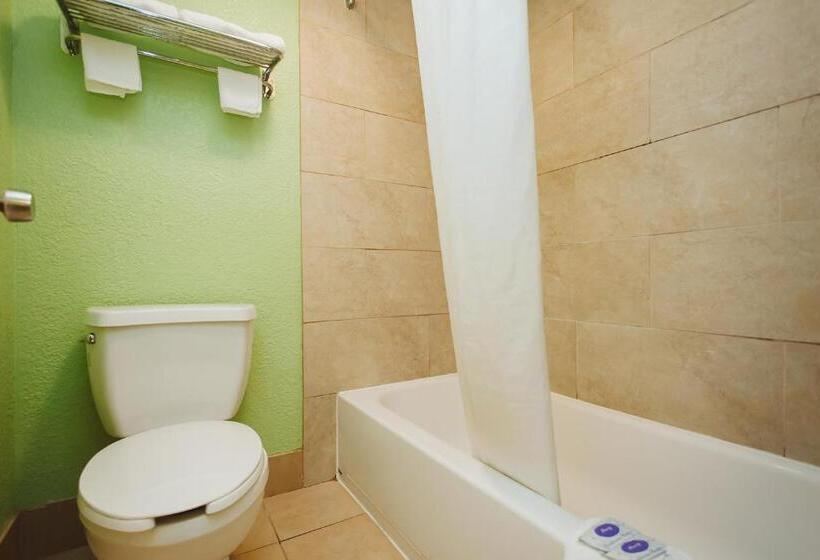 스탠다드 룸, Regency Inn   Channelview