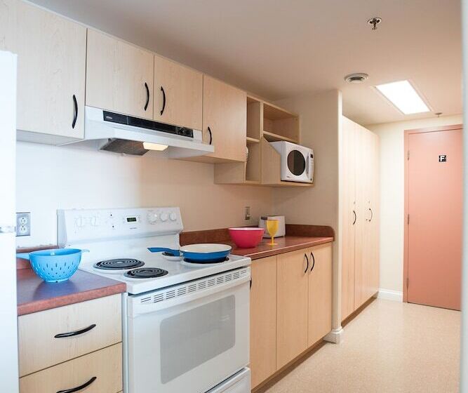 침실 4개 아파트, Mount Saint Vincent University Residence   Hostel