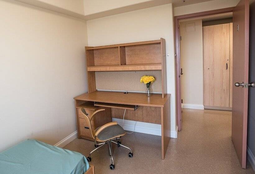 침실 4개 아파트, Mount Saint Vincent University Residence Hostel