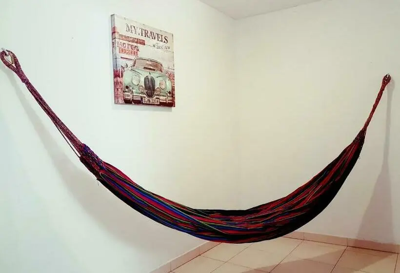 スタンダードルーム, The Pelican Larry Hostel