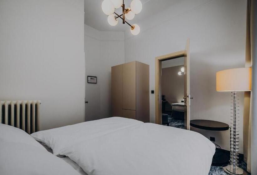 패밀리 룸, Esplanade Carlsbad