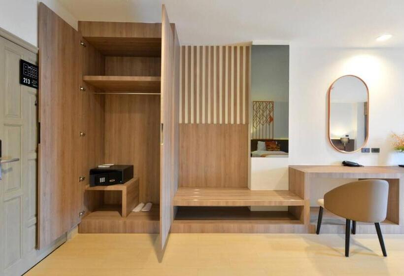 Номер Deluxe Кровать Кинг, Kastel Pattaya Hotel By Loft Bangkok