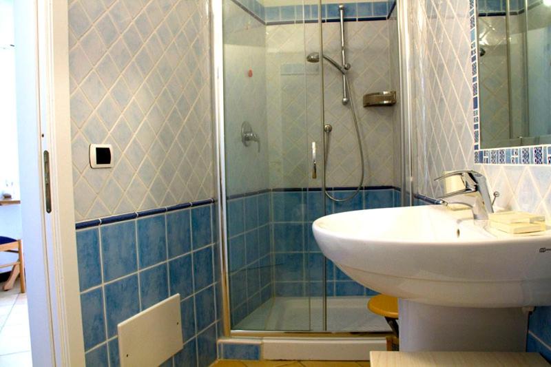 חדר בסיסי, B&b Amphisya