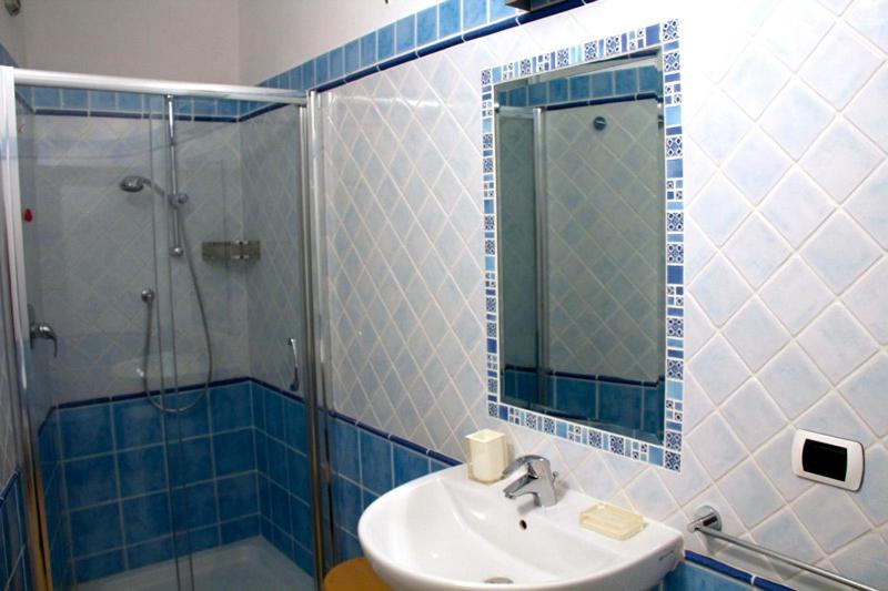 חדר בסיסי, B&b Amphisya