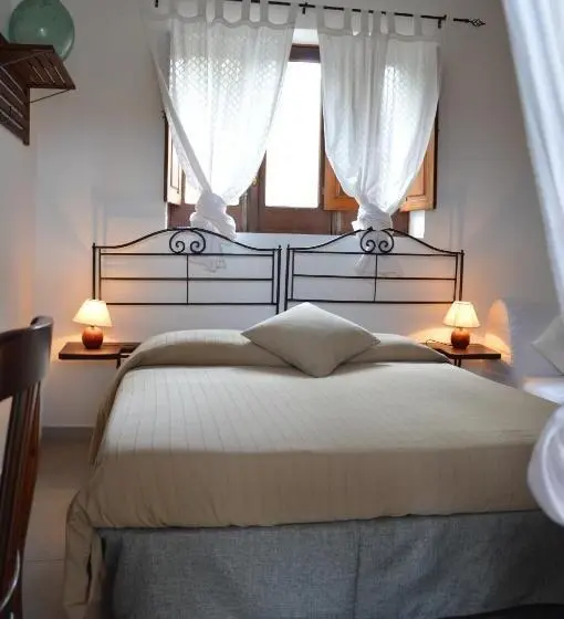Standard Kolmen Hengen Huone Sivuttainen Merinäkymä, B&b Le Sette Vele Da Riccardo