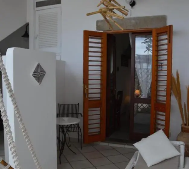 Standard Kolmen Hengen Huone Sivuttainen Merinäkymä, B&b Le Sette Vele Da Riccardo