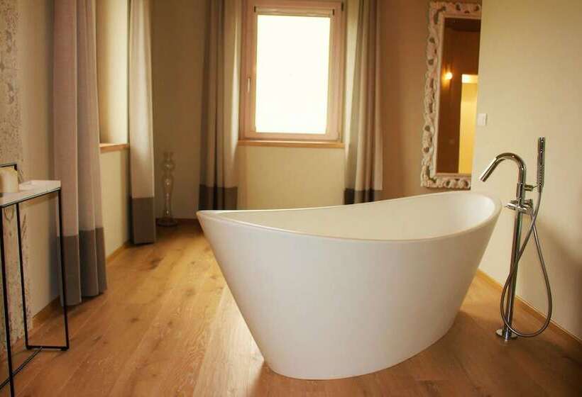 סוויטה, Amico Country House