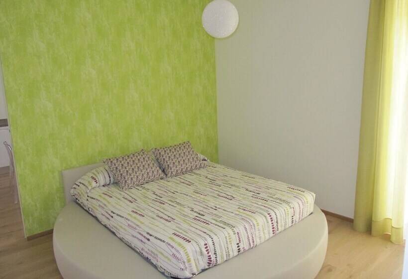 شقة غرفة واحدة, Amico Country House