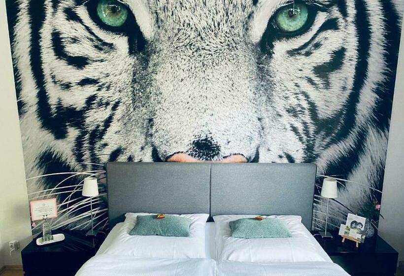 バス共有のスタンダードルーム, Uma Rosa