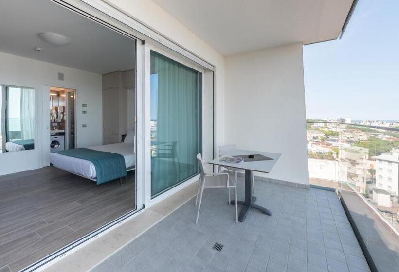 스탠다드 스튜디오, Hesperia Hotel & Residence