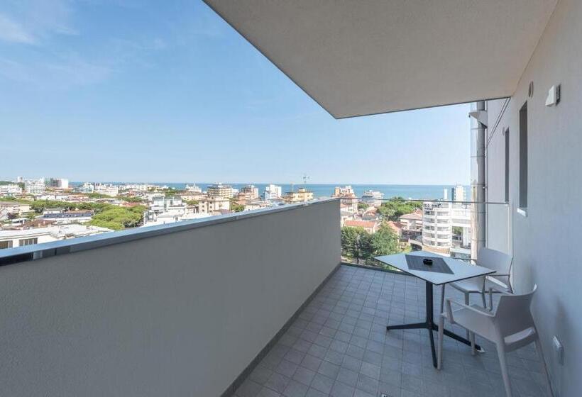 스탠다드 스튜디오, Hesperia Hotel & Residence