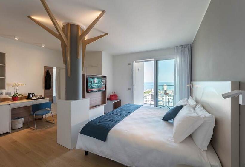 스탠다드 트리플 룸, Hesperia Hotel & Residence