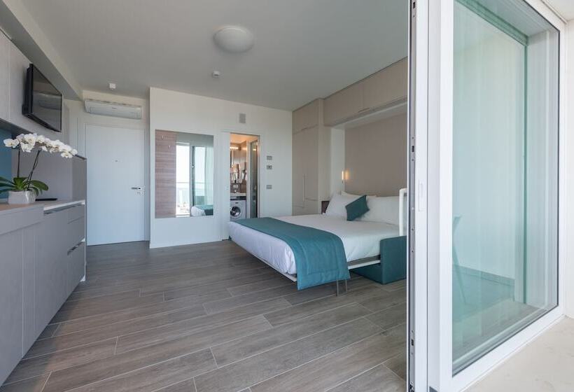 Люкс 2 Спальни, Hesperia Hotel & Residence