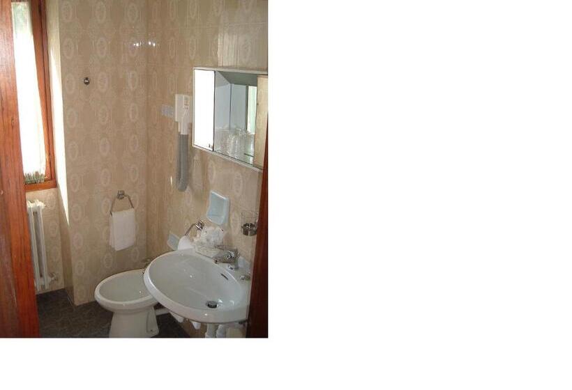 Номер Стандарт Трехместный, Albergo Pineta