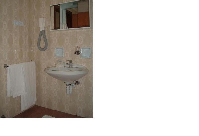 Номер Стандарт Трехместный, Albergo Pineta