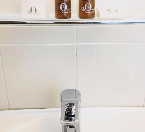 غرفة قياسية ثلاثية, Corallo