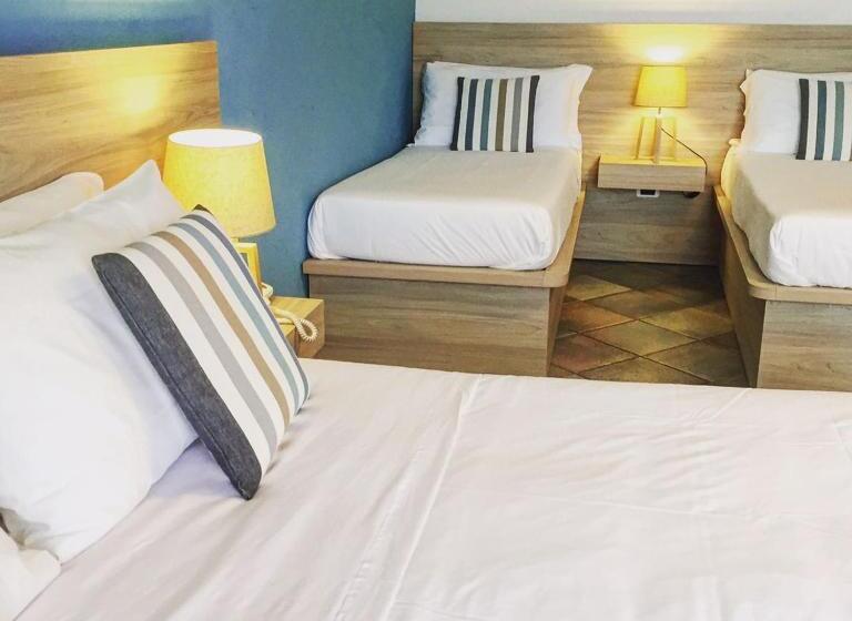 غرفة قياسية رباعية مطلة على البحر, Corallo