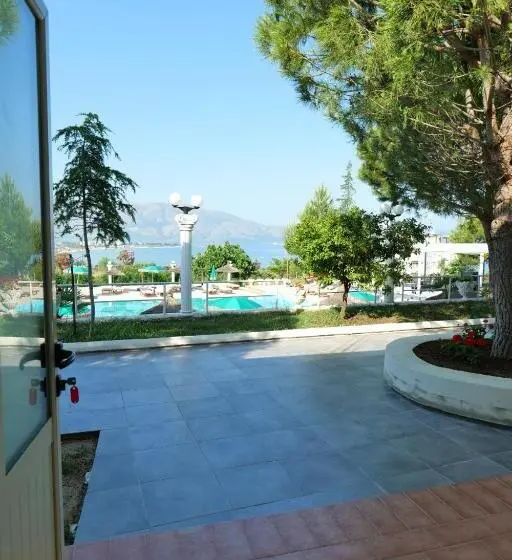 اتاق خانوادگی با چشم‌انداز دریا, Edva Resort