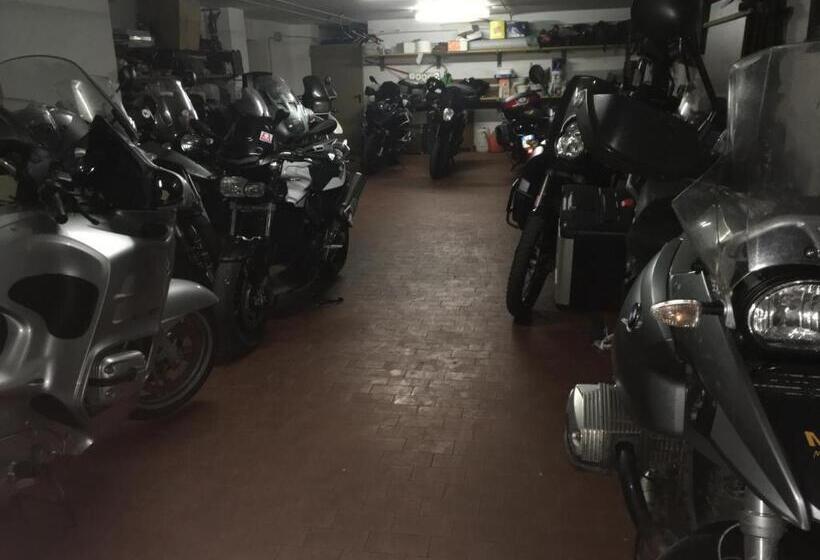 חדר סטנדרט, Galles