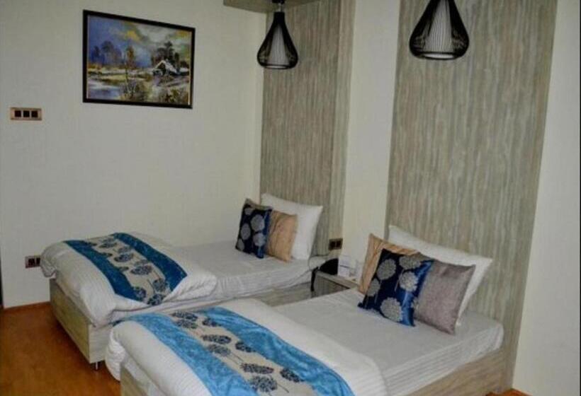 Quarto deluxe, Green Leaf Srinagar