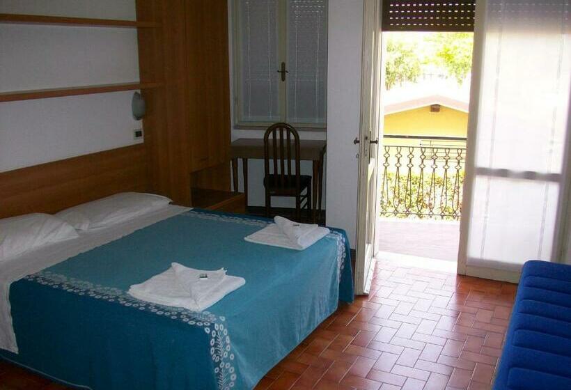 غرفة قياسية مطلّة علي البحيرة, La Romantica