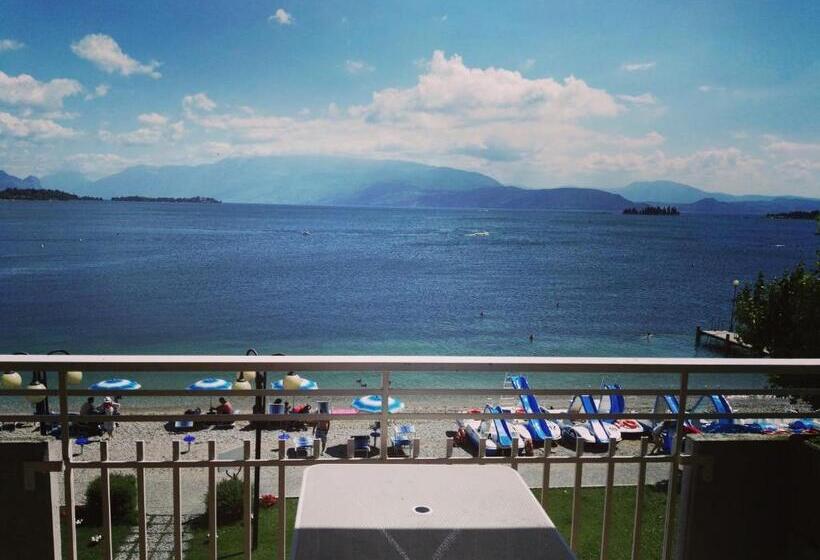 غرفة قياسية ثلاثية, La Romantica