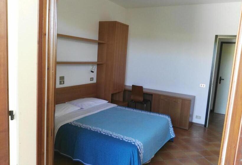 غرفة قياسية فردية, La Romantica