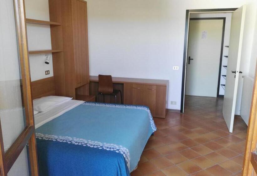 غرفة إقتصادية, La Romantica