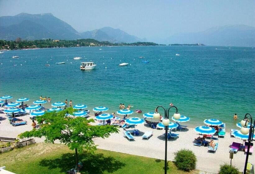 غرفة قياسية فردية, La Romantica