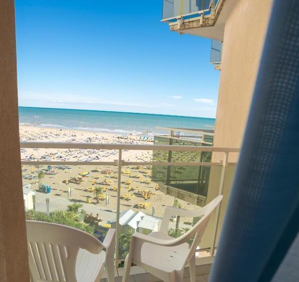 غرفة قياسية ثلاثية ذات إطلالة جانبية على البحر, Nizza Frontemare Superior 3 Stelle