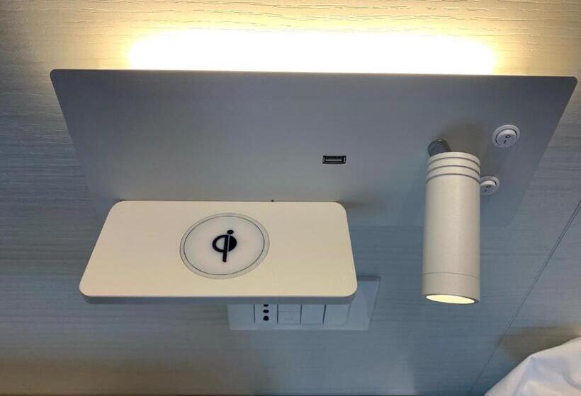 غرفة عائلية ذات إطلالة جانبية على البحر, Nizza Frontemare Superior 3 Stelle