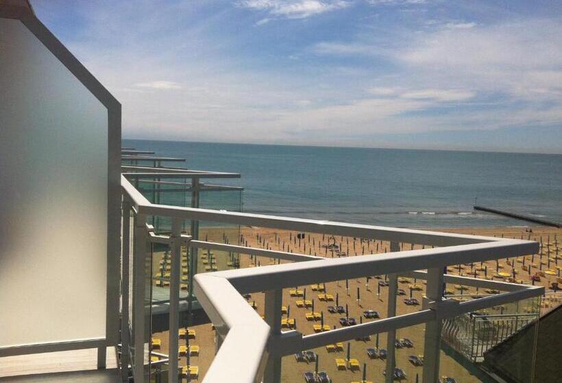 غرفة ديلوكس ذات إطلالة جانبية على البحر, Nizza Frontemare Superior 3 Stelle