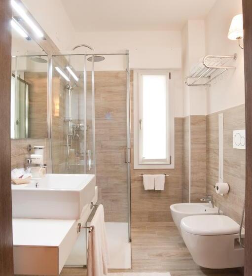 غرفة ديلوكس ذات إطلالة جانبية على البحر, Nizza Frontemare Superior 3 Stelle