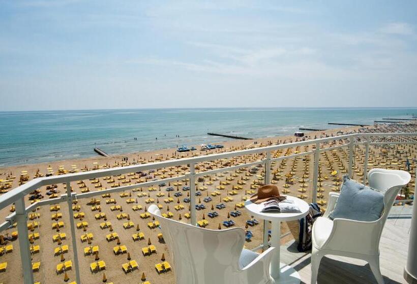 غرفة ديلوكس ذات إطلالة جانبية على البحر, Nizza Frontemare Superior 3 Stelle