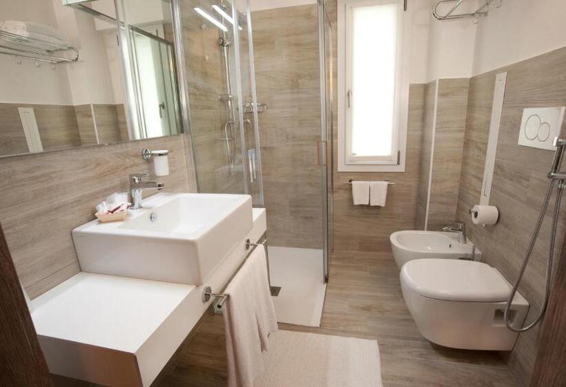 غرفة ديلوكس رباعية, Nizza Frontemare Superior 3 Stelle