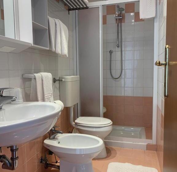 غرفة قياسية متصلة مطلّة علي البحر, Nizza Frontemare Superior 3 Stelle