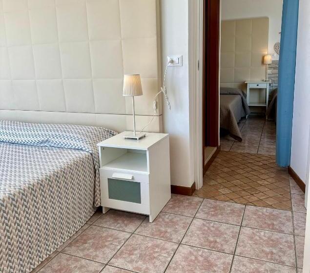 غرفة قياسية متصلة مطلّة علي البحر, Nizza Frontemare Superior 3 Stelle